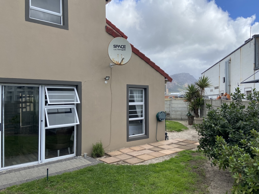 2 Bedroom Property for Sale in Capricorn Western Cape